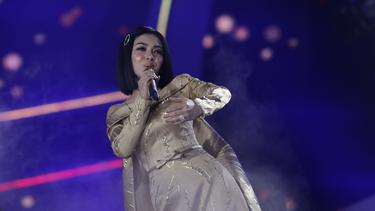 Jarang Tampil Sejak Menikah, Syahrini Kembali Tampil ke Panggung Puaskan Penggemarnya